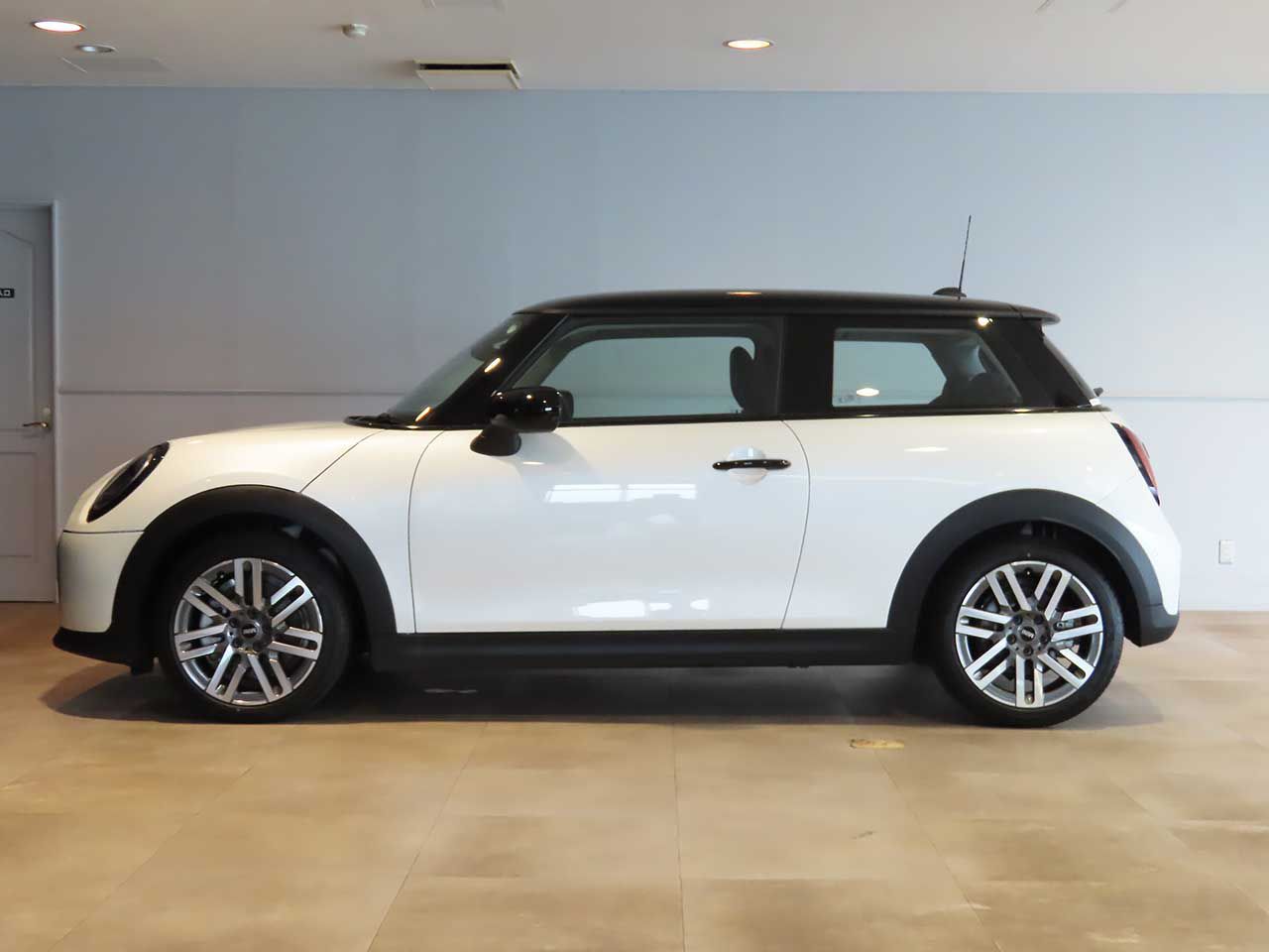 F66 MINI Cooper C 3Dr