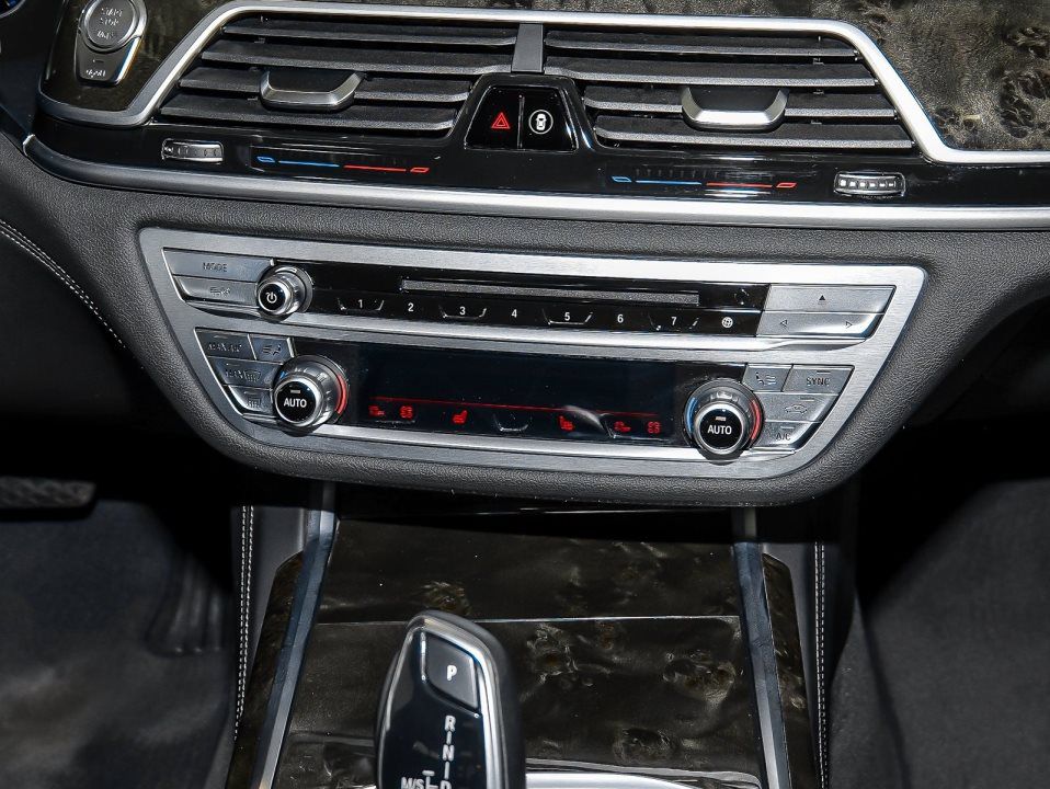 BMW 740