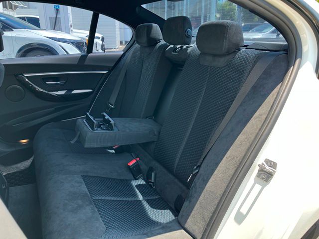 320I SEDAN RHD