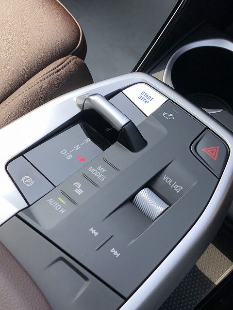 U11 iX1 xDrive30