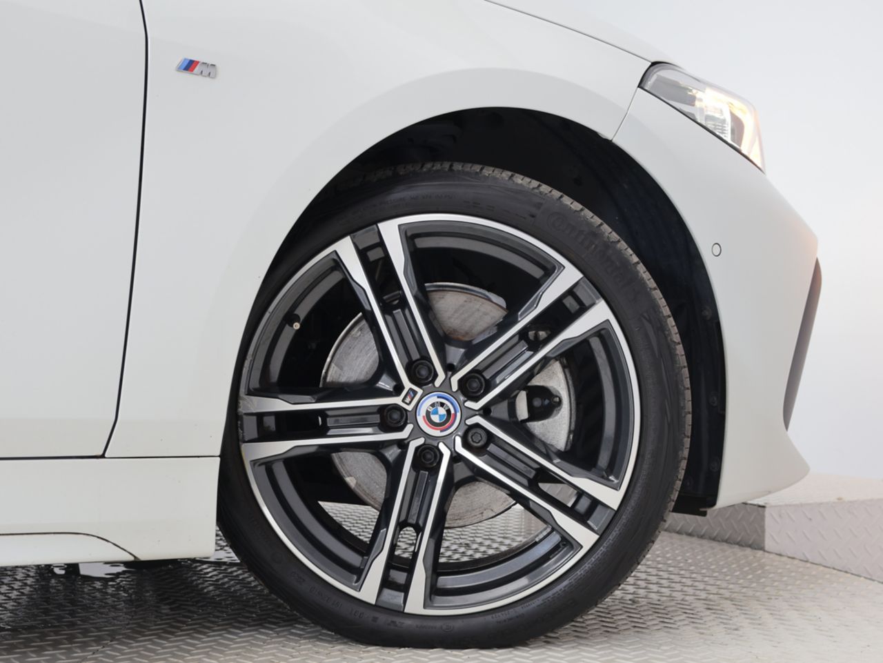 F40 118d Sports Hatch 5-door B47 2.0d