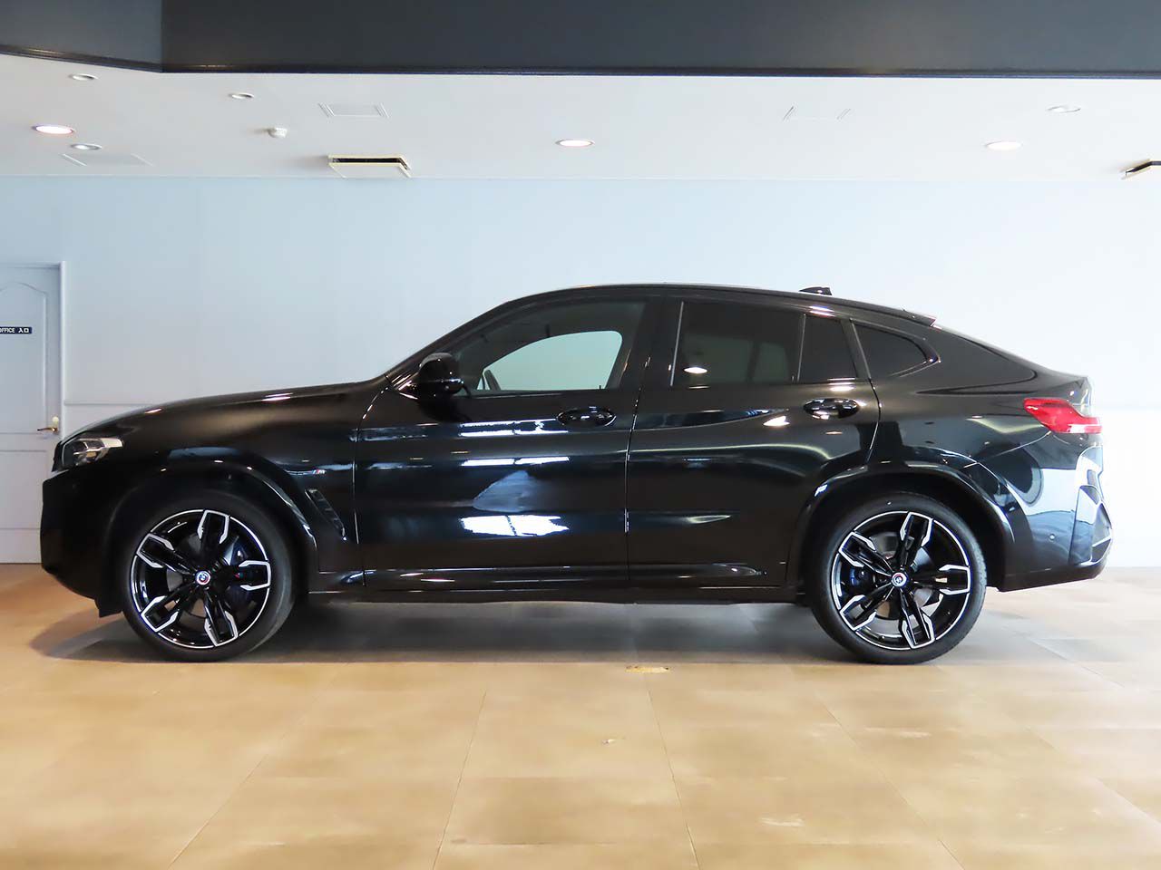 G02 X4 M40i RHD LCI