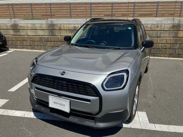 THE NEW ALL-ELECTRIC MINI COUNTRYMAN E