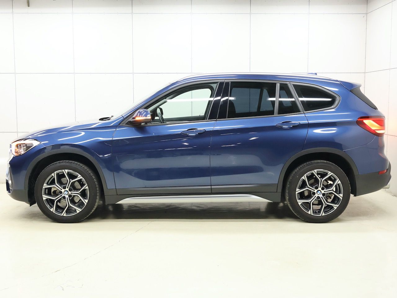 X1 sDrive18i RHD