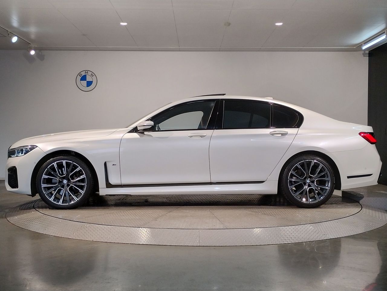 G11 740d xDrive Saloon RHD