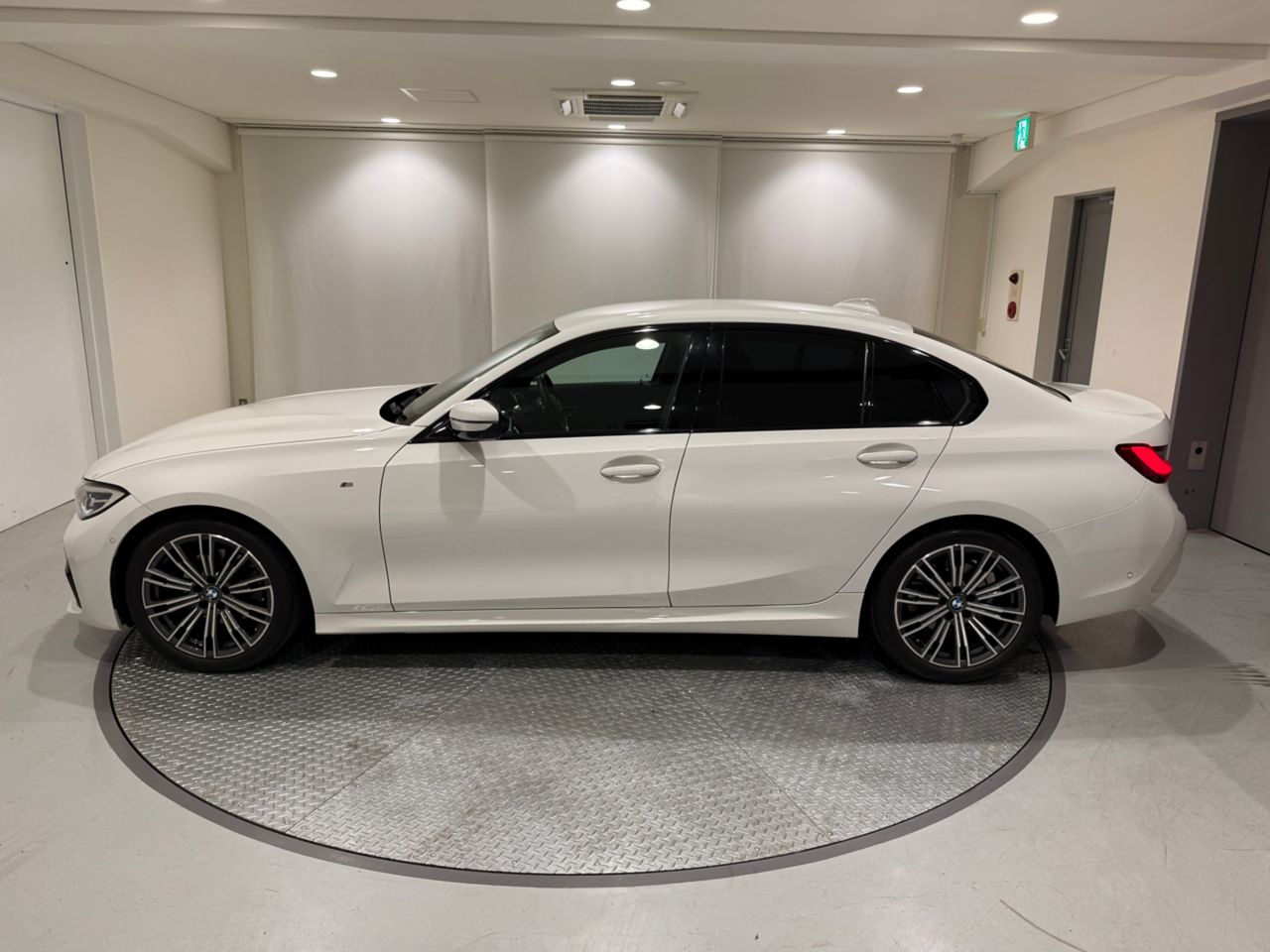 G20 320i Saloon RHD MX