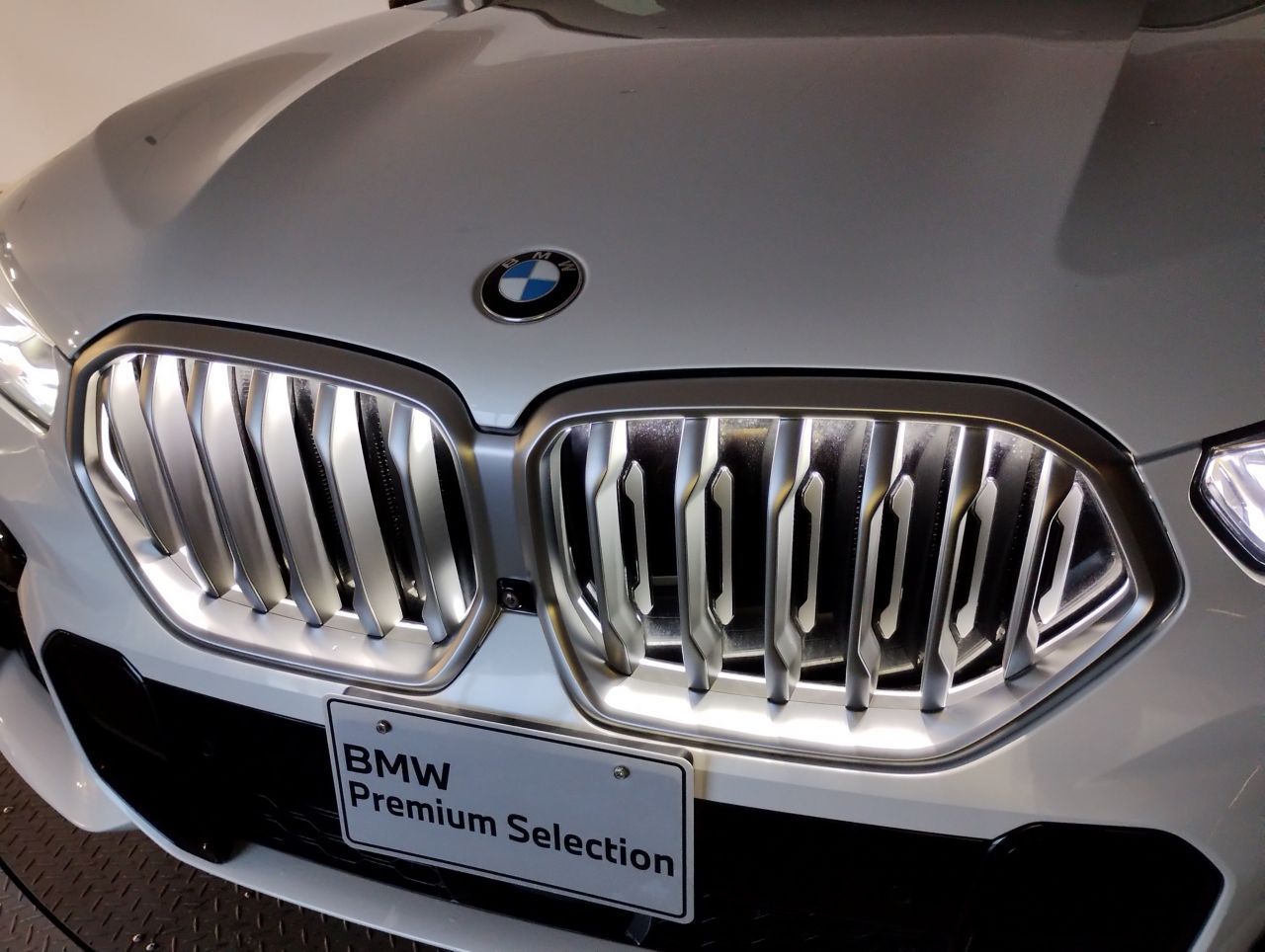 X* xDrive30d RHD