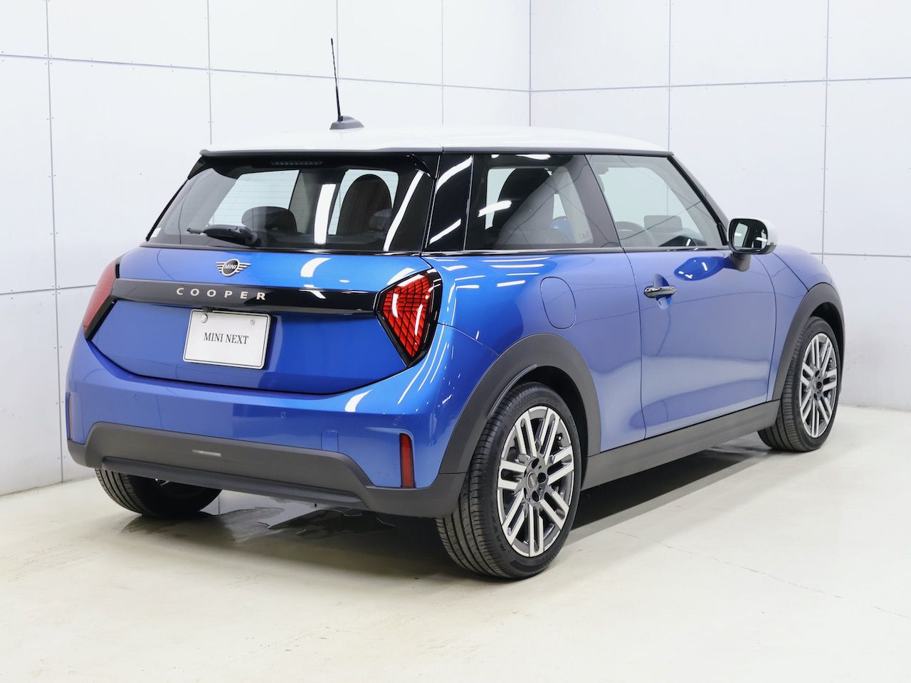 F66 MINI Cooper C 3Dr
