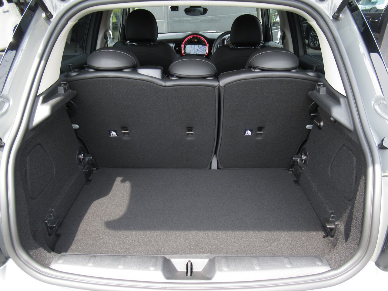 MINI F55 Cooper D 5dr Hatch LCI