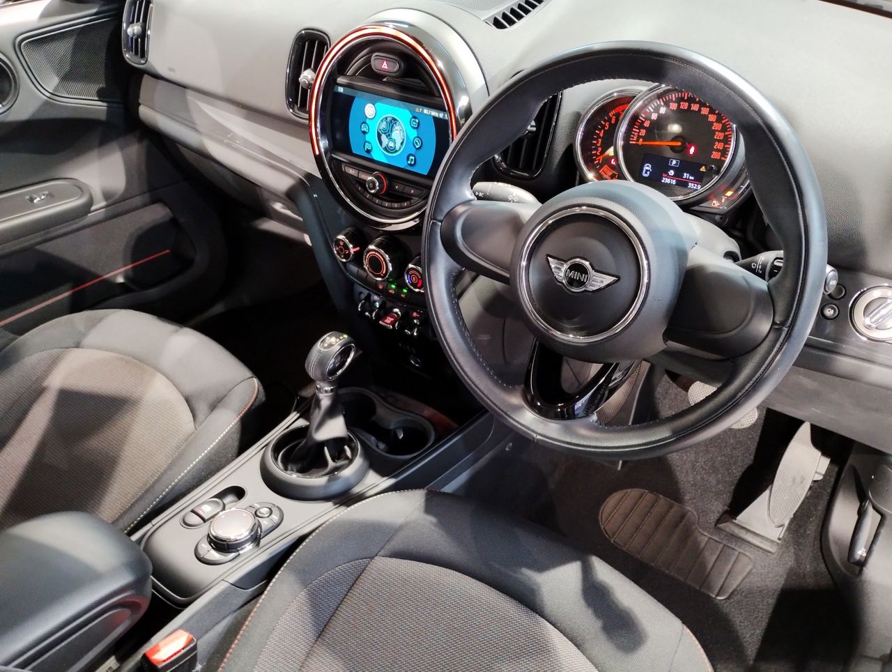 MINI CROSSOVER ONE