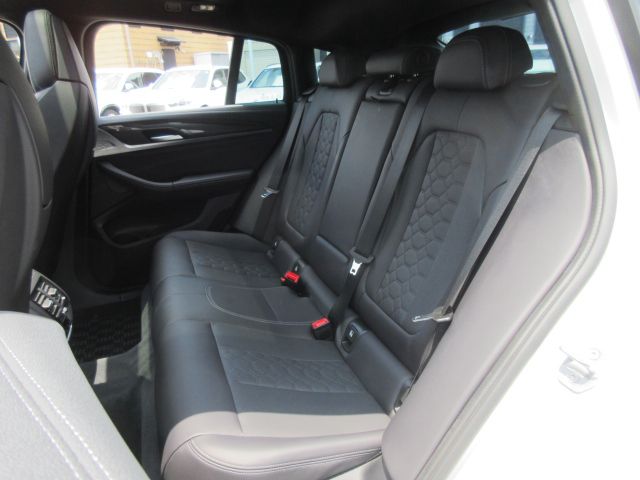 X4 M RHD