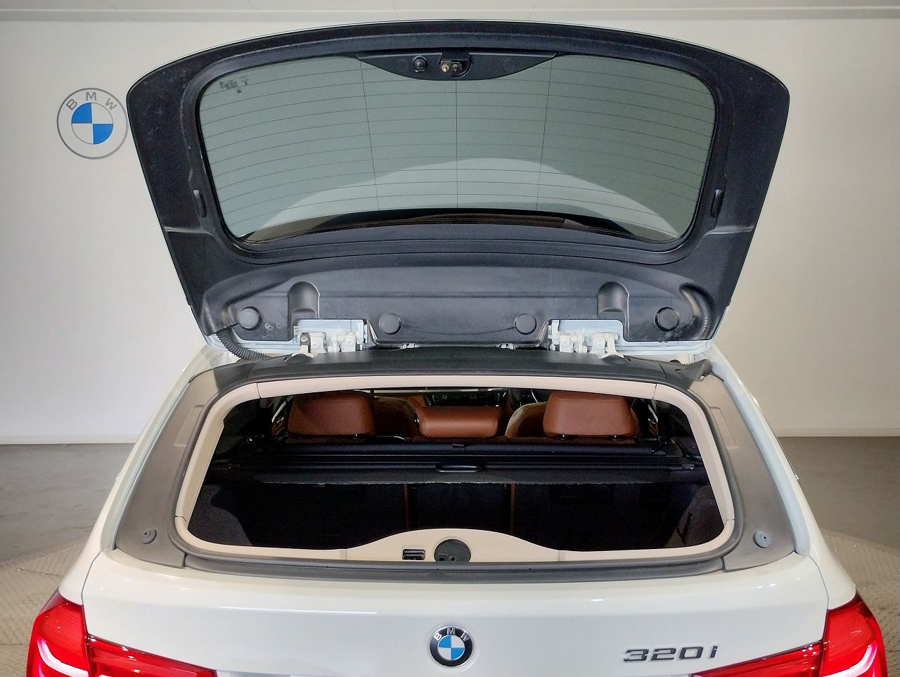 320I TOURING RHD