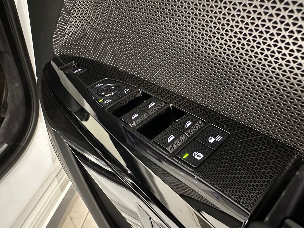 i7 xDrive60 Sedan RHD