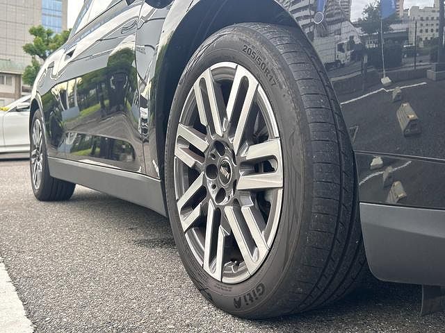 J01 MINI Cooper E