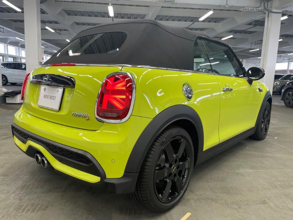 MINI Cooper S Convertible RHD