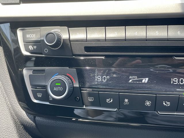 320D SEDAN RHD