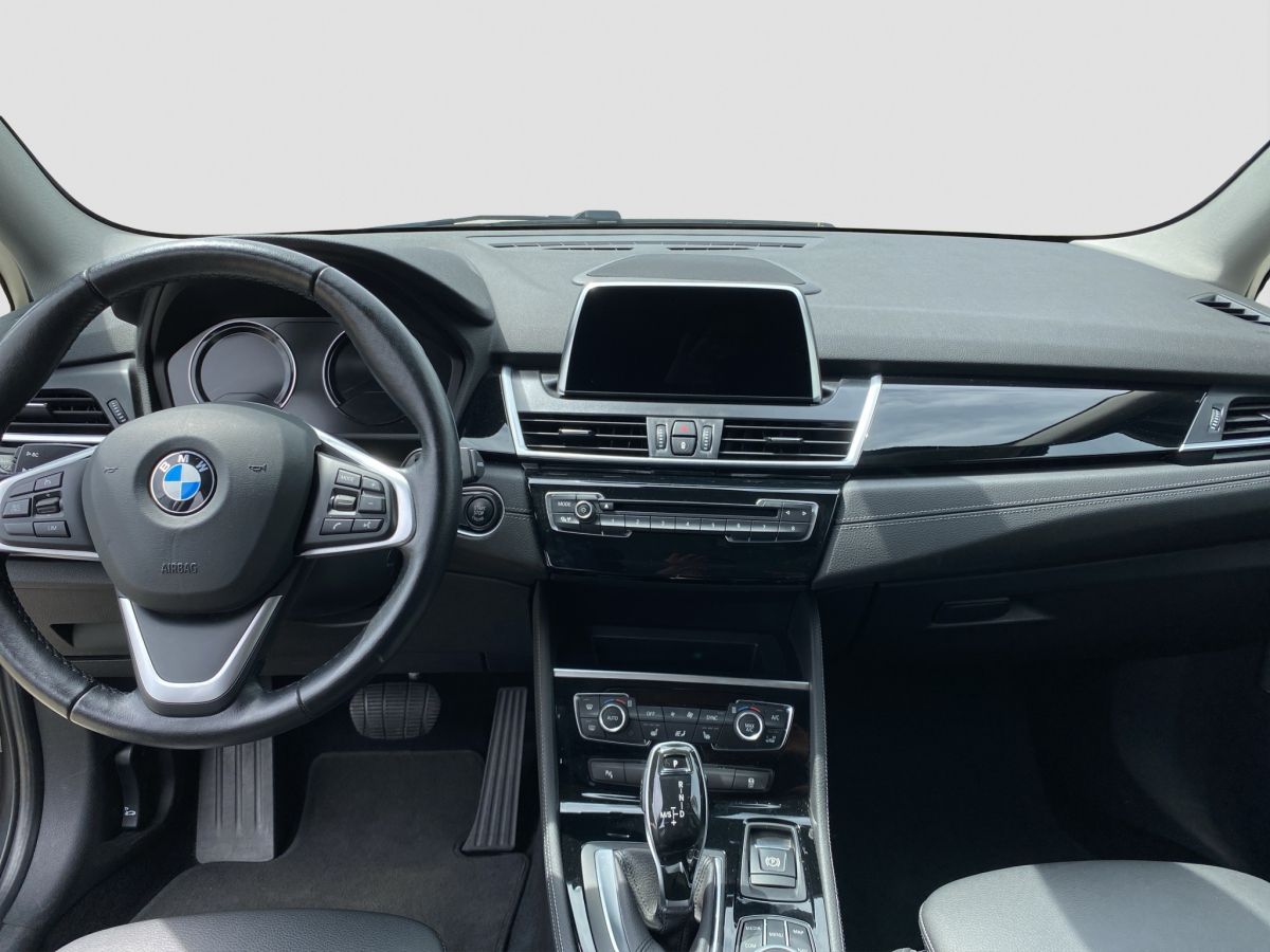 BMW 218
