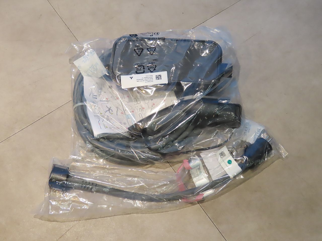 J01 MINI Cooper E