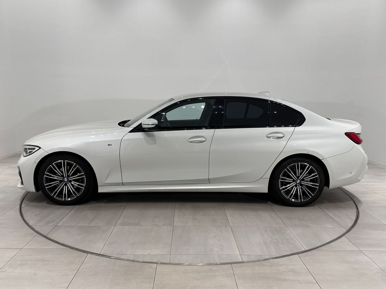 G20 320i Saloon RHD TU