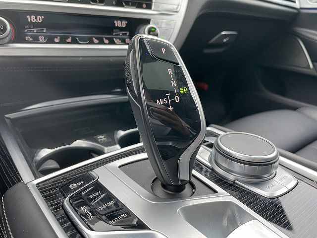 750i xDrive Sedan