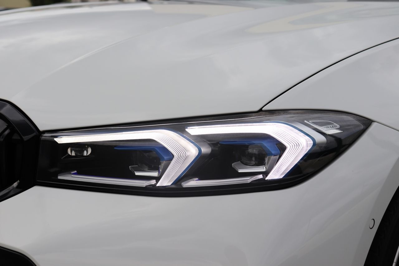 320d xDrive Berline RHD