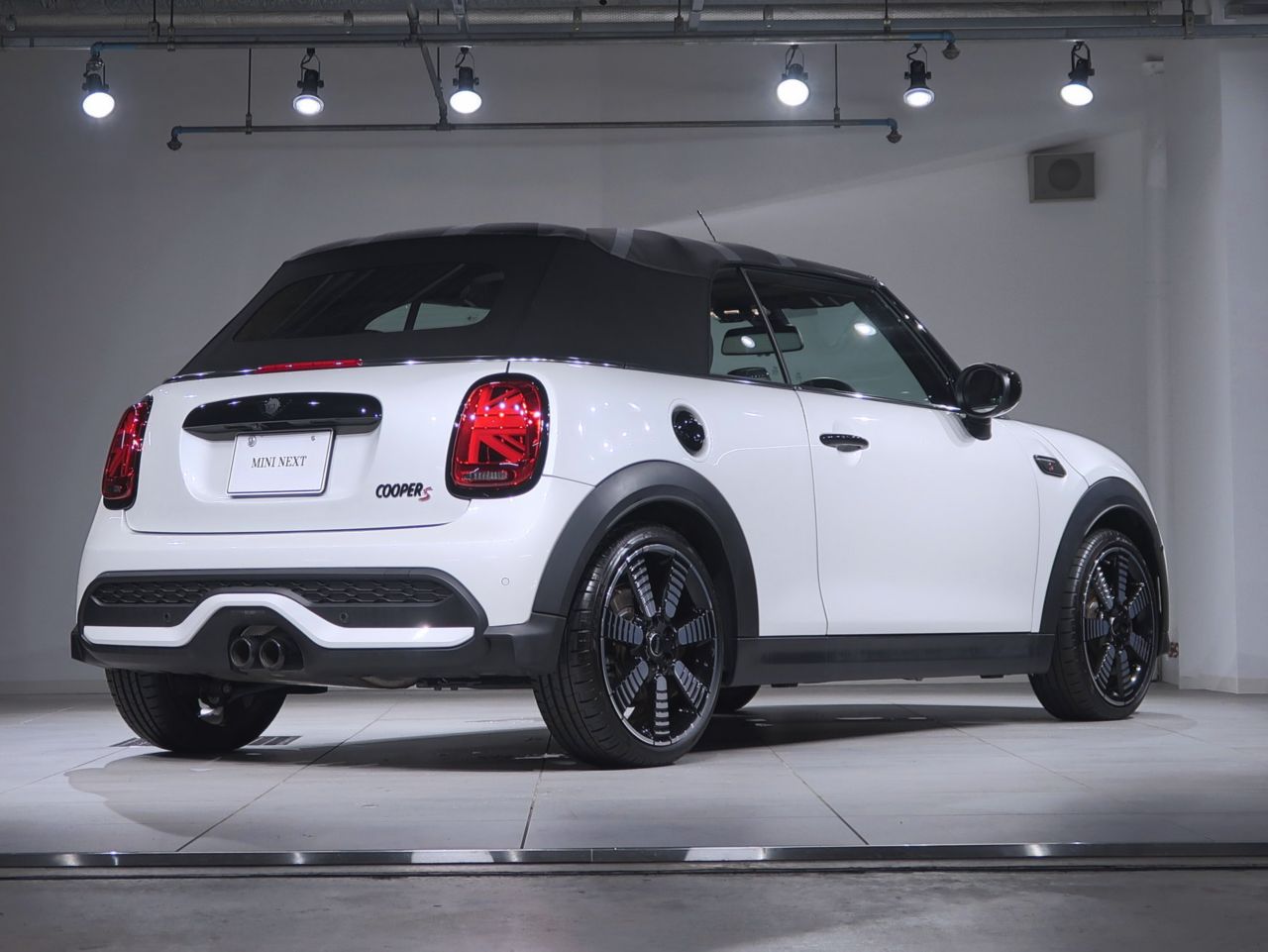 MINI Cooper S Convertible RHD