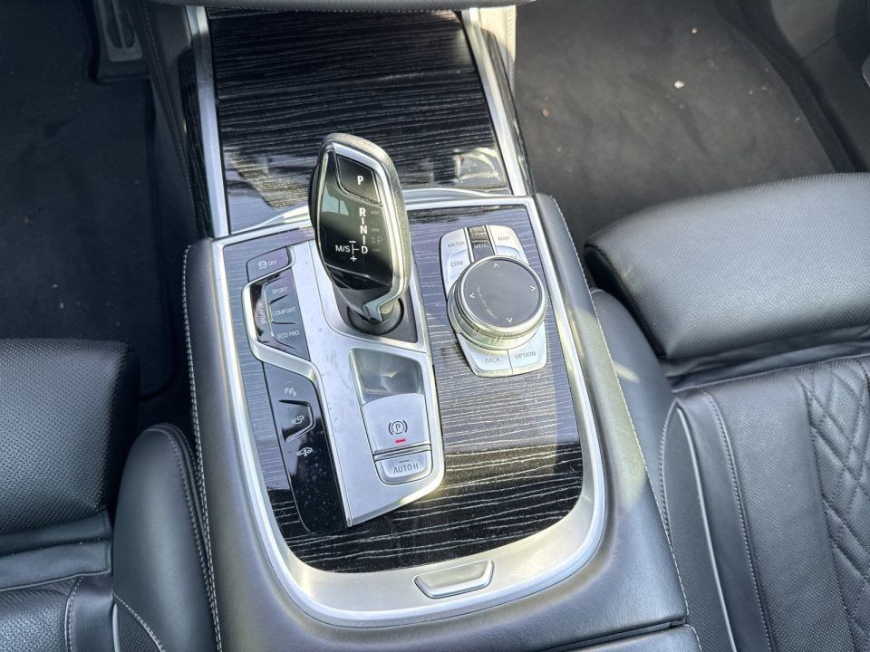 BMW 740