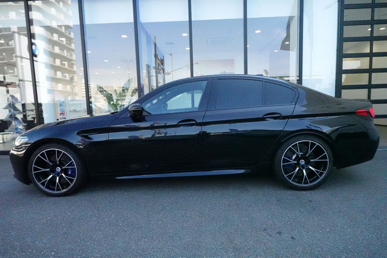 M5 Sedan RHD