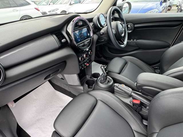 MINI F55 Cooper D 5dr Hatch LCI