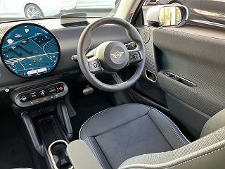 J01 MINI Cooper SE