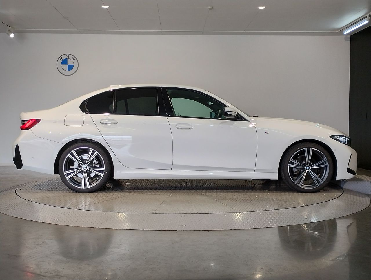 320d xDrive Berline RHD