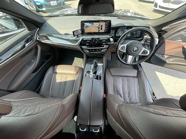 530e Sedan RHD