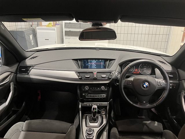 X1 SDRIVE20I RHD