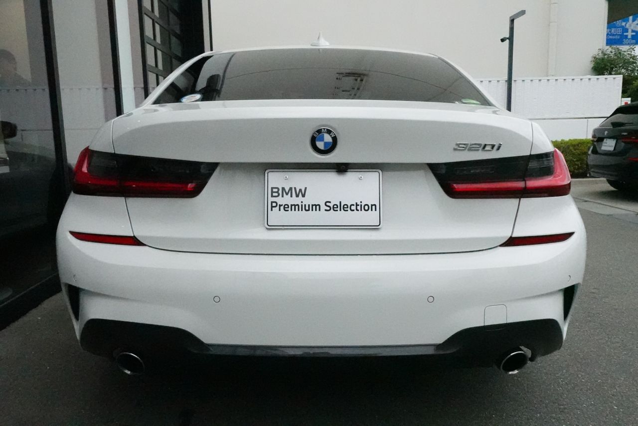 G20 320i Saloon RHD TU