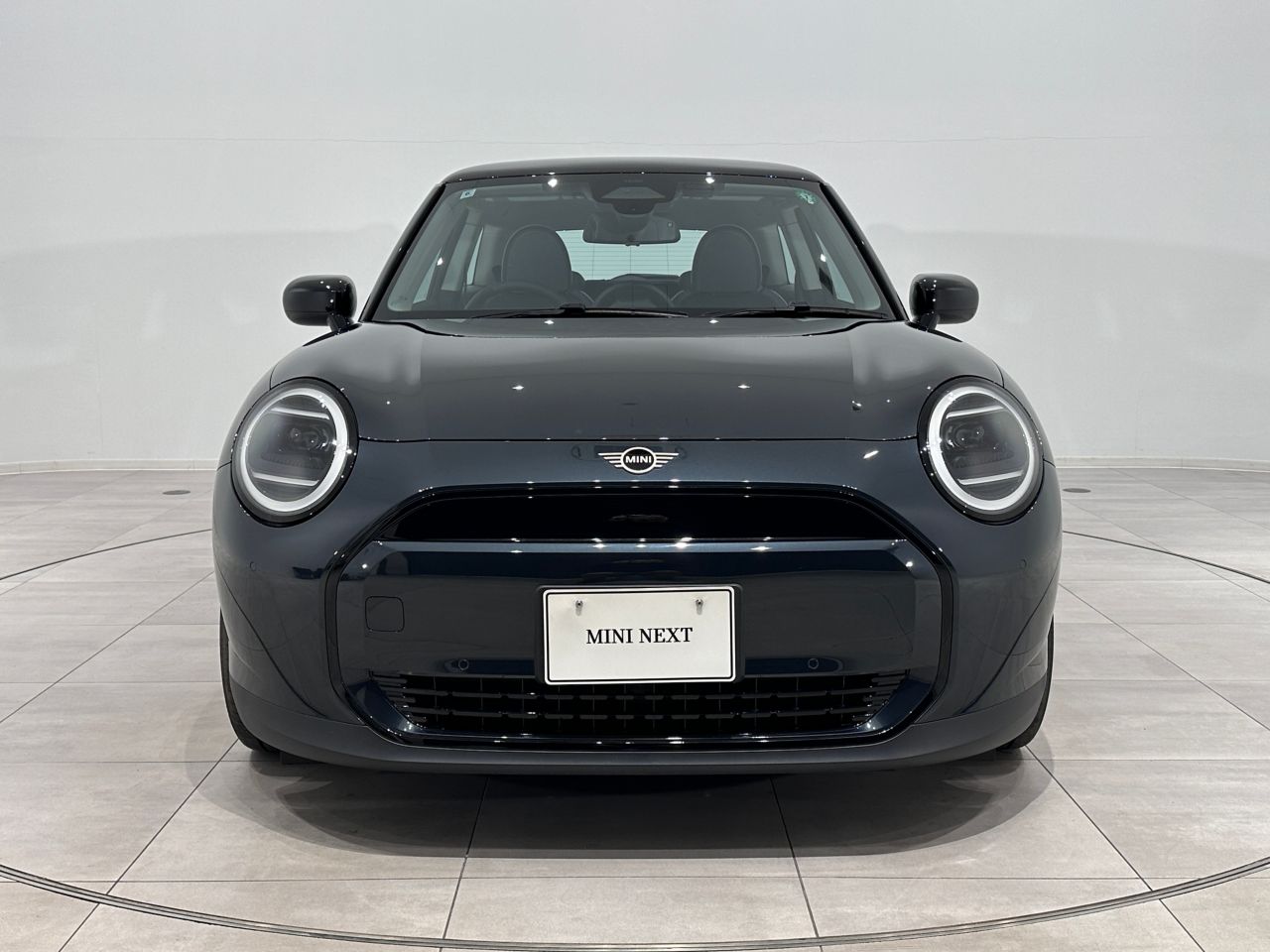 J01 MINI Cooper E