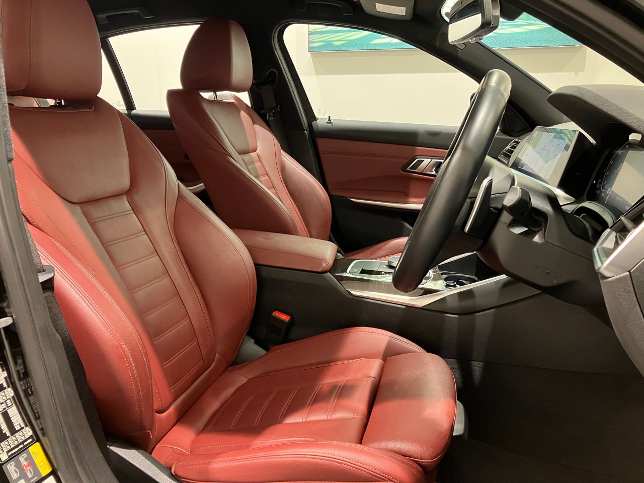 G20 330e Saloon RHD
