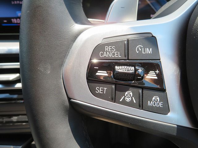320d xDrive Berline RHD