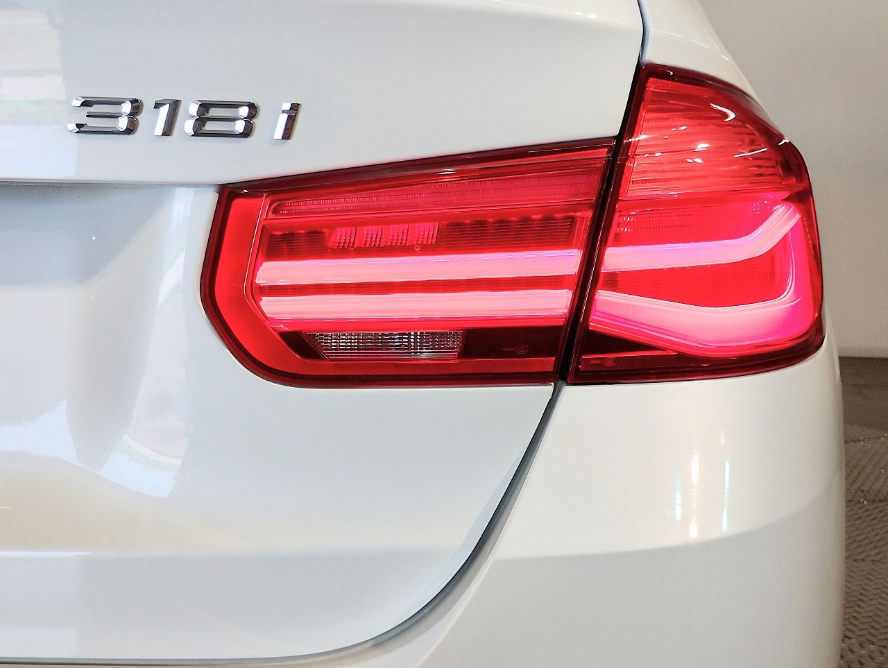 318I TOURING RHD