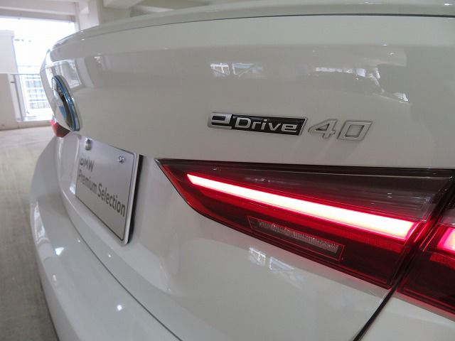 G26 i4 eDrive40 RHD