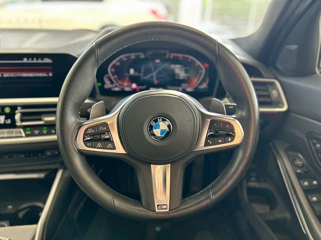 G20 320d xDrive RHD Saloon