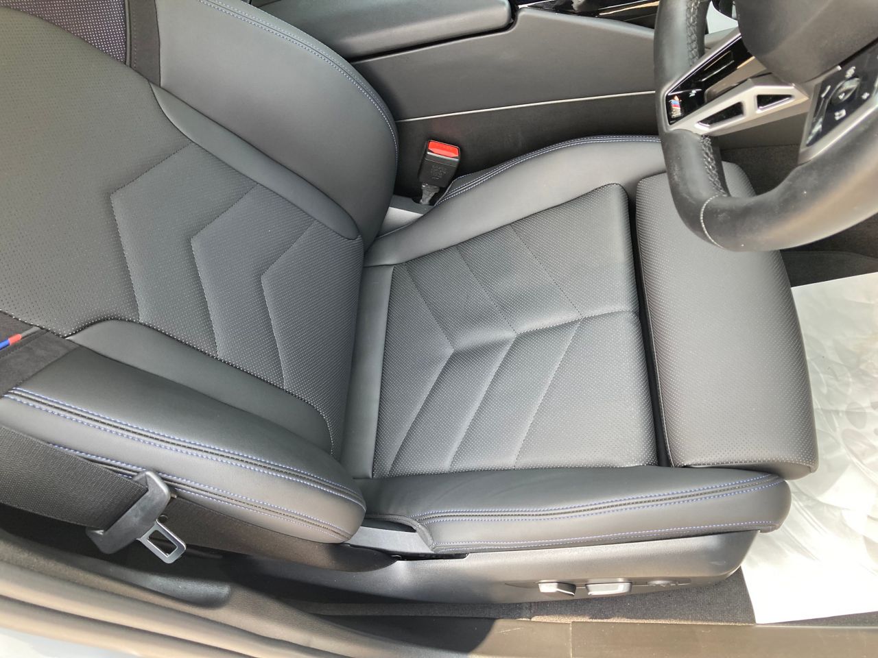 BMW i5 eDrive40 Sedan RHD