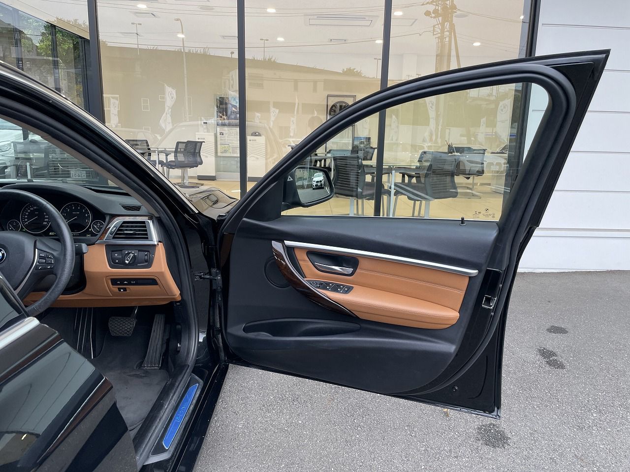 330E IPERFORMANCE SEDAN RHD