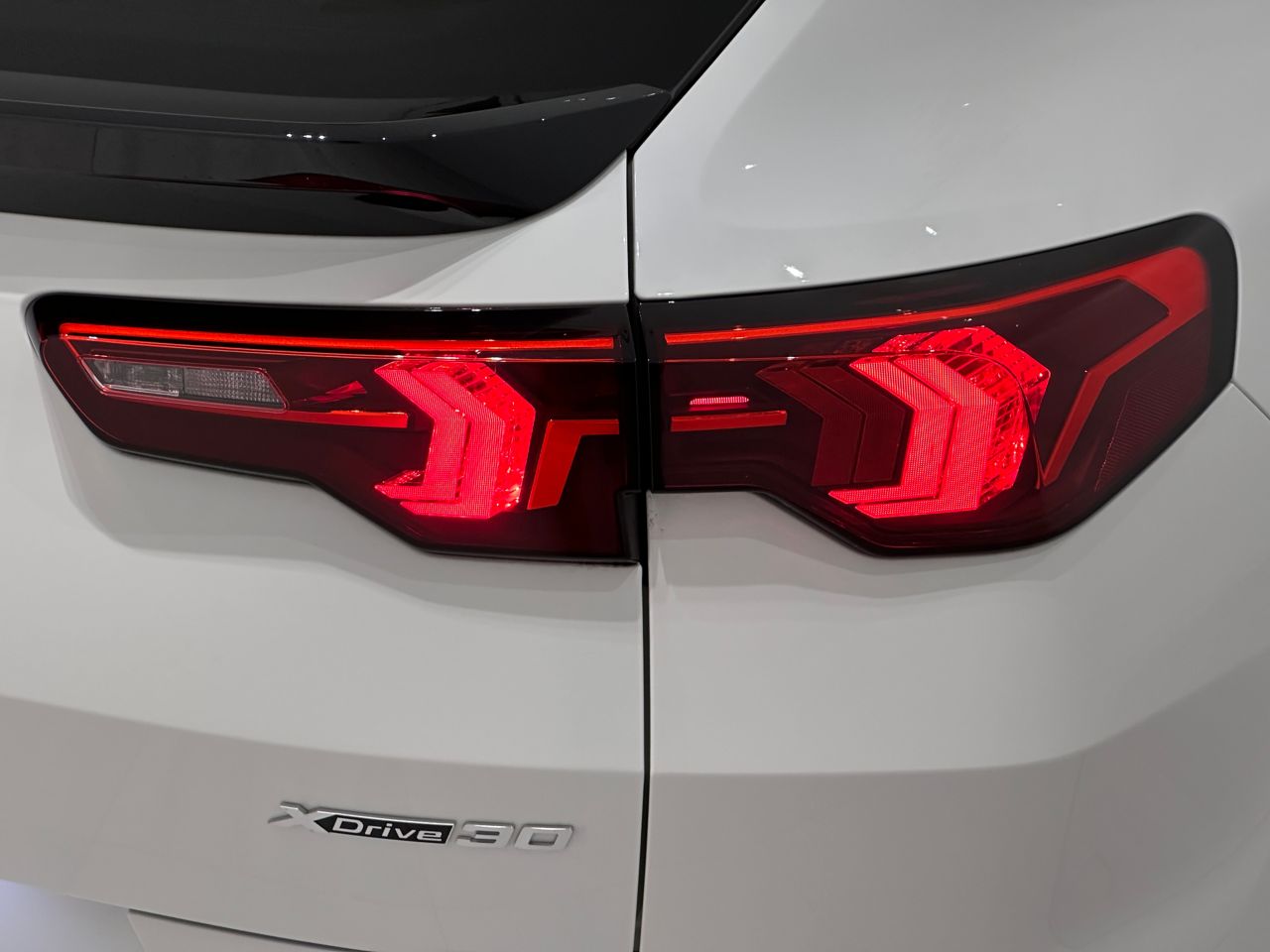 iX2 xDrive30 MSP