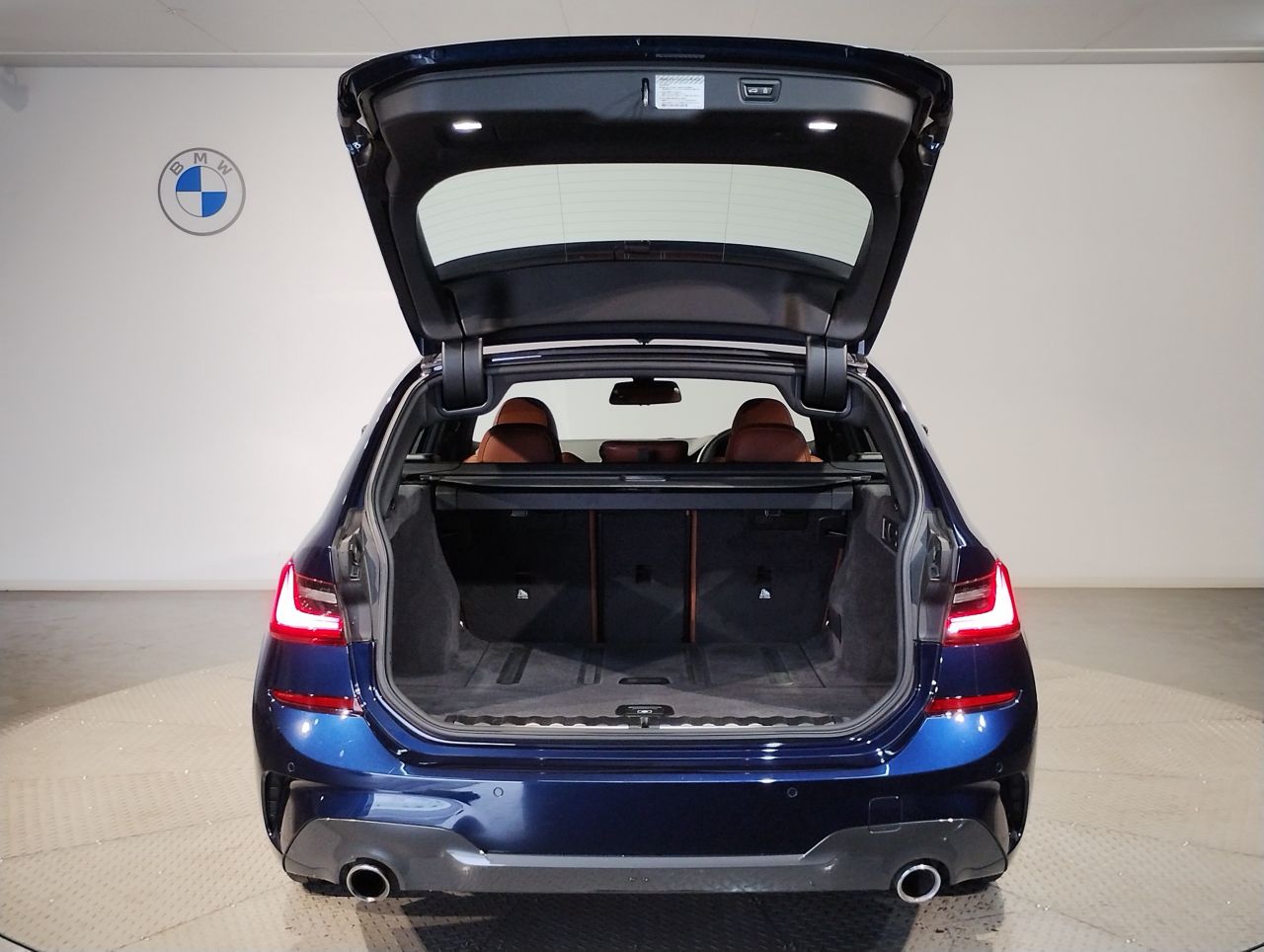 G21 330i Touring RHD