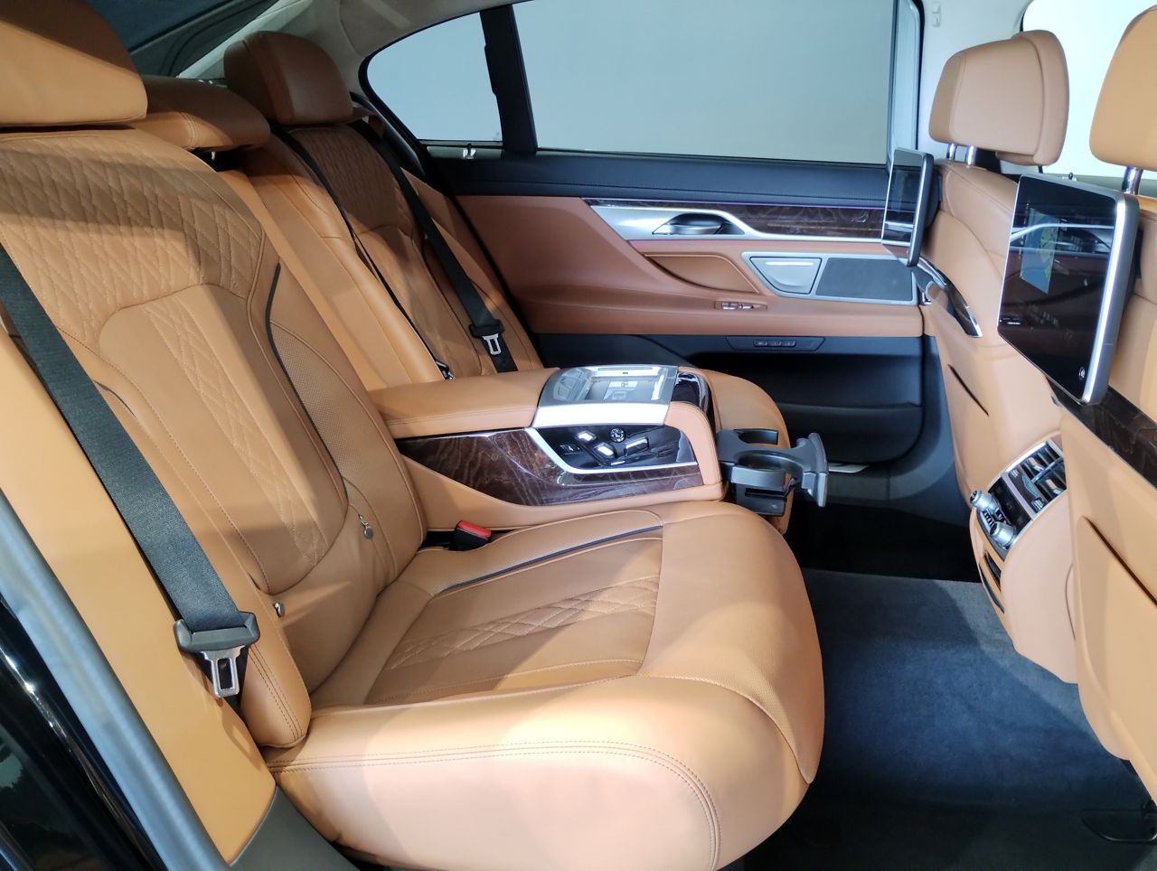 G12 740Li Saloon LCI