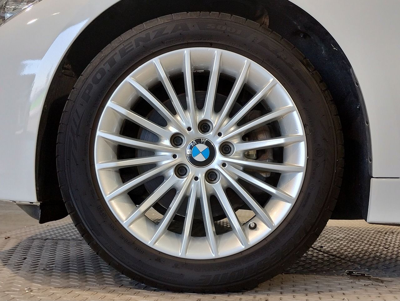 320D SEDAN RHD