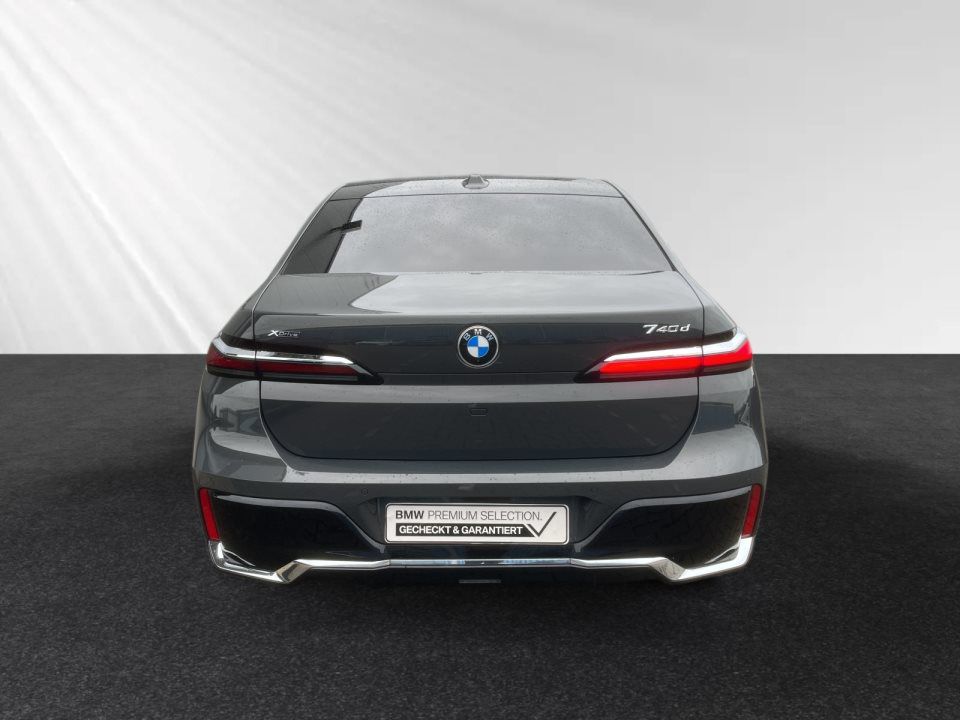 BMW 740