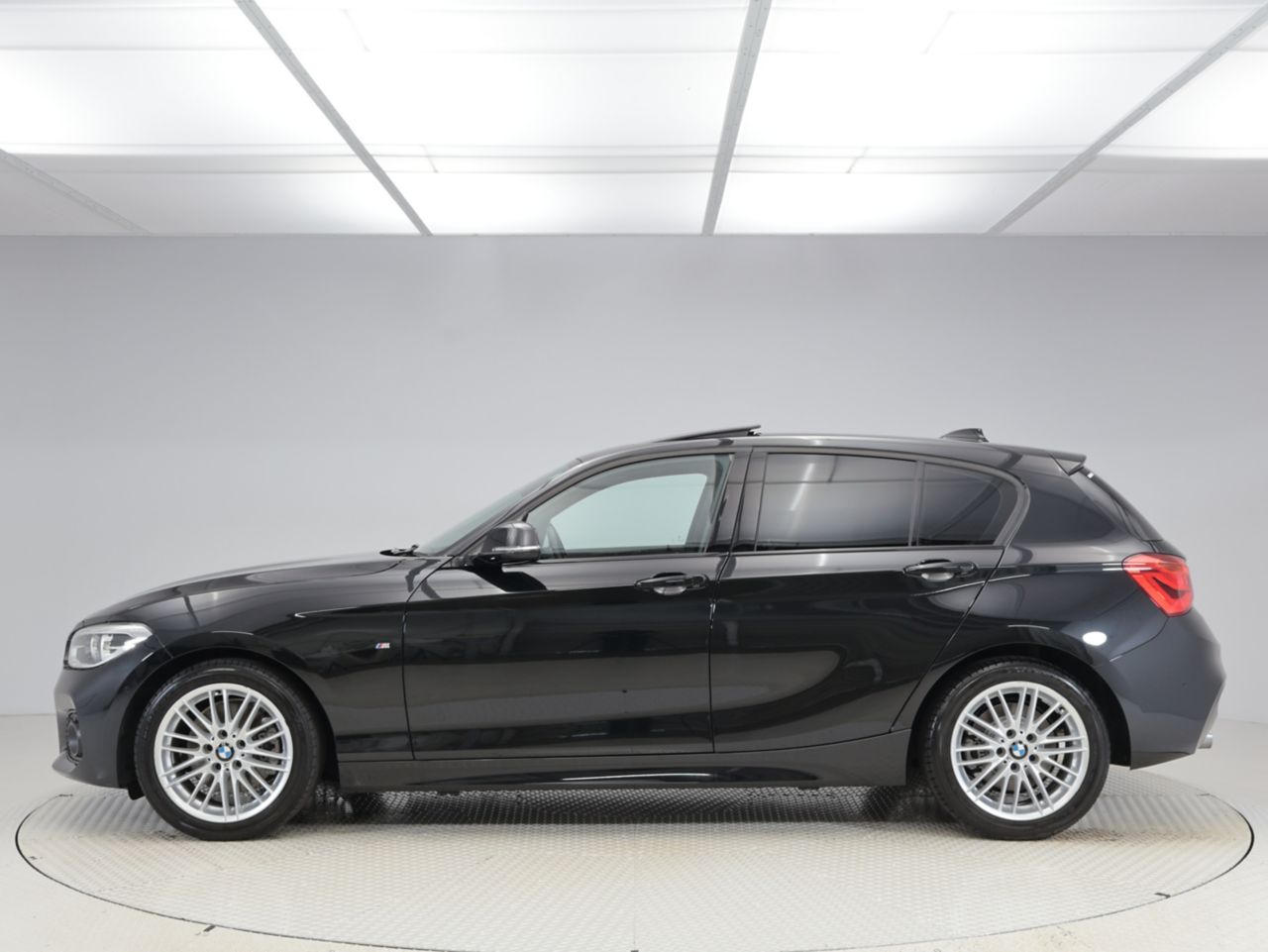 118D 5DOOR RHD
