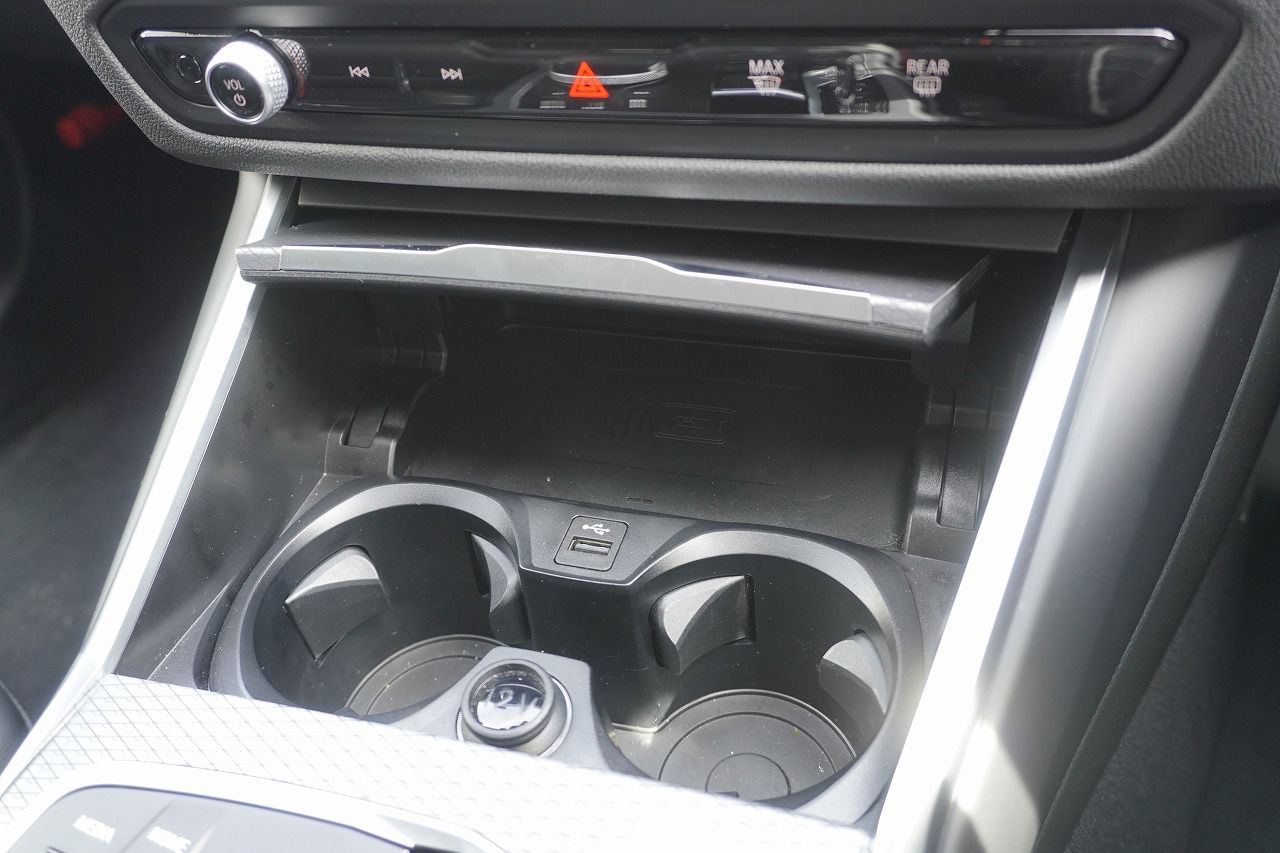 320d xDrive Berline RHD