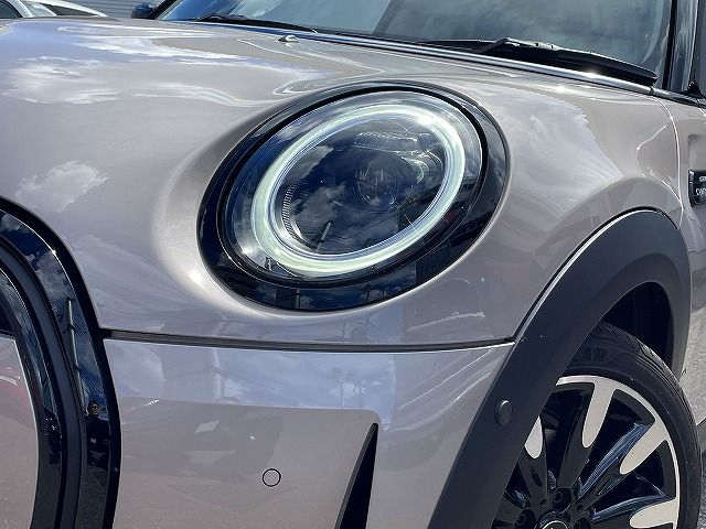 MINI Cooper F56 RHD